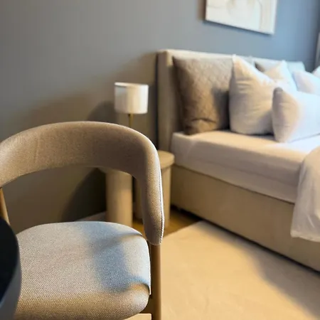 Rubys Hochwertiges Citynah Balkon Parkplatz Rostock