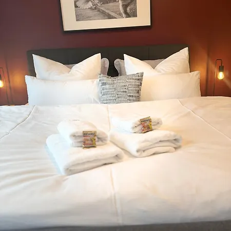 Rubys Hochwertiges Citynah Balkon Parkplatz Appartement *